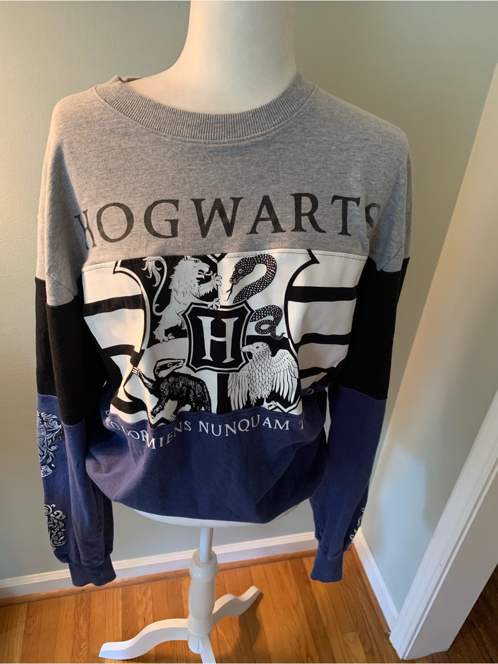 Harry Potter Vintage Hogwarts Crewneck Sweatshirt- Gray, Navy, Black, size L